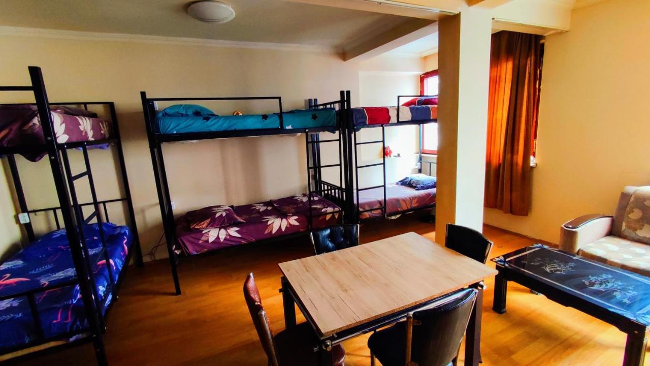 Masala Hostel Батуми Екстериор снимка