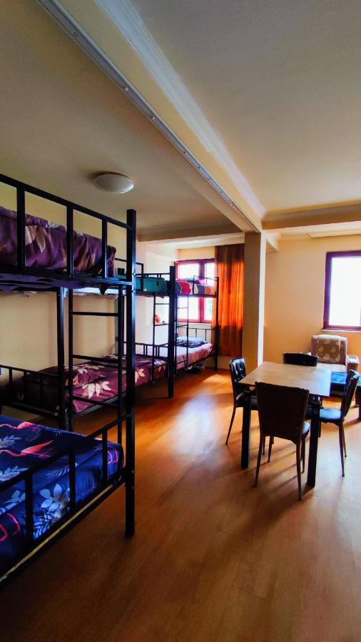 Masala Hostel Батуми Екстериор снимка