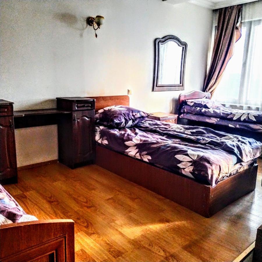 Masala Hostel Батуми Екстериор снимка